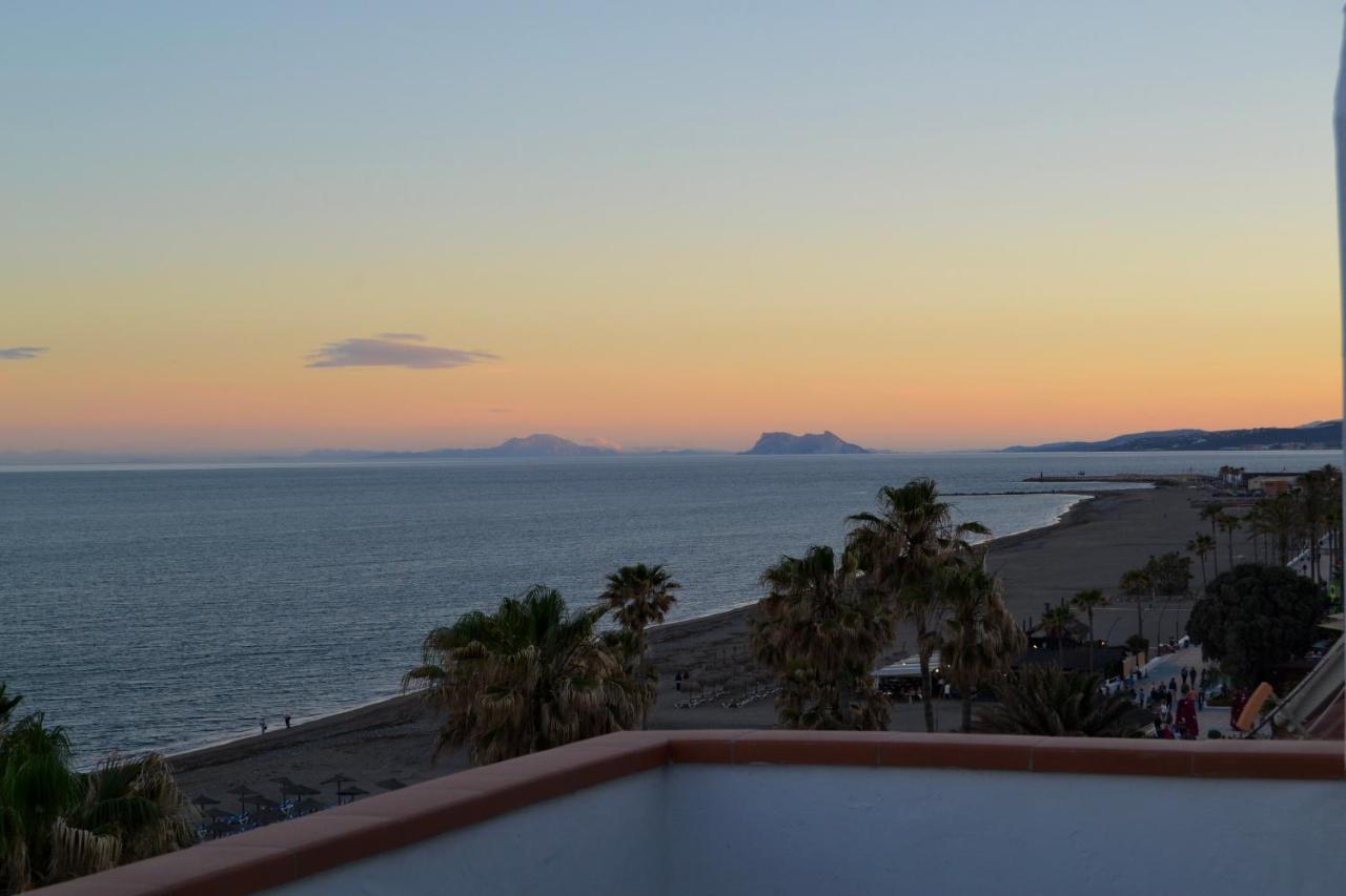 Sunnypalms - Beachfront Penthouse With Stunning Sea View 에스테포나 외부 사진