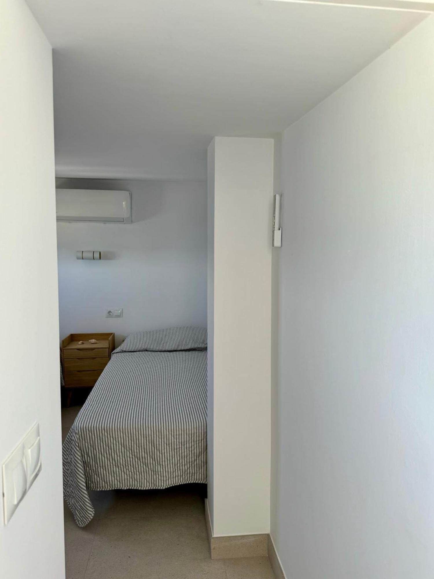Sunnypalms - Beachfront Penthouse With Stunning Sea View 에스테포나 외부 사진