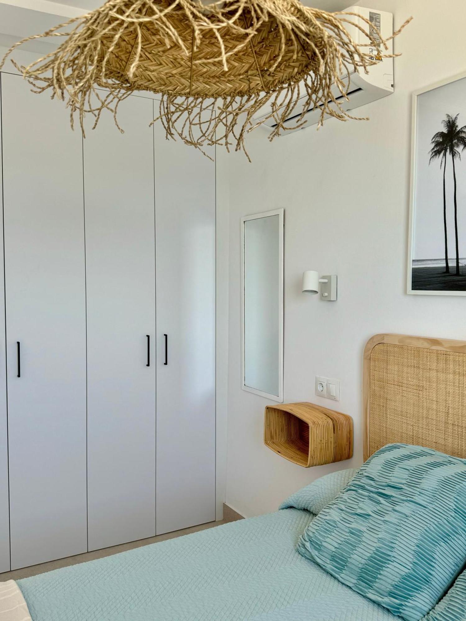 Sunnypalms - Beachfront Penthouse With Stunning Sea View 에스테포나 외부 사진