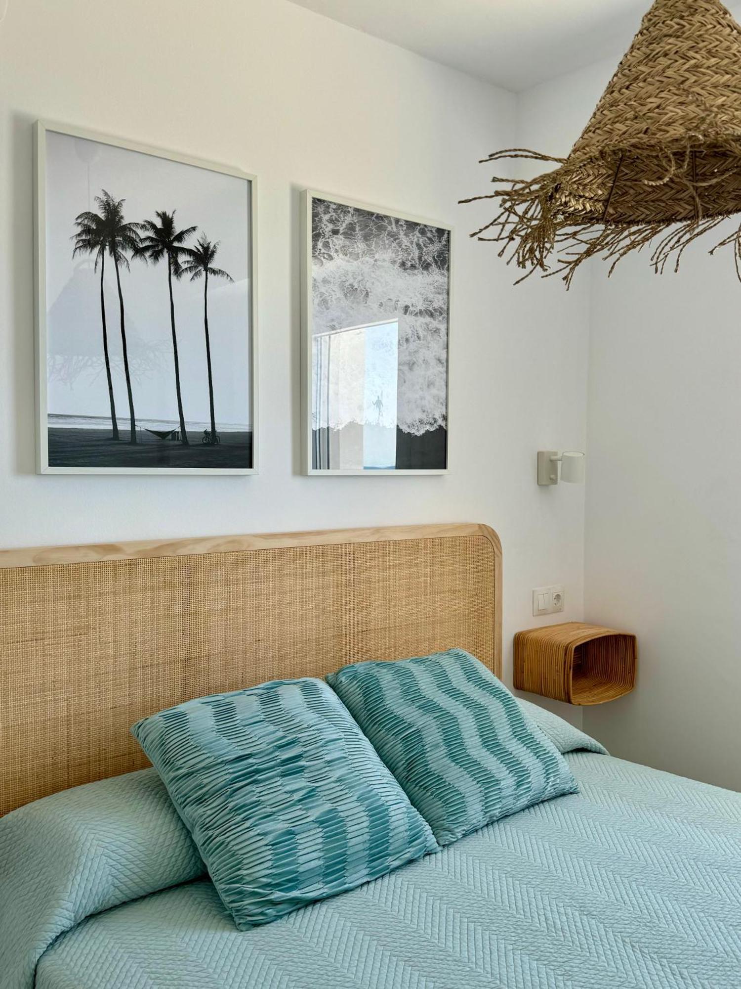 Sunnypalms - Beachfront Penthouse With Stunning Sea View 에스테포나 외부 사진